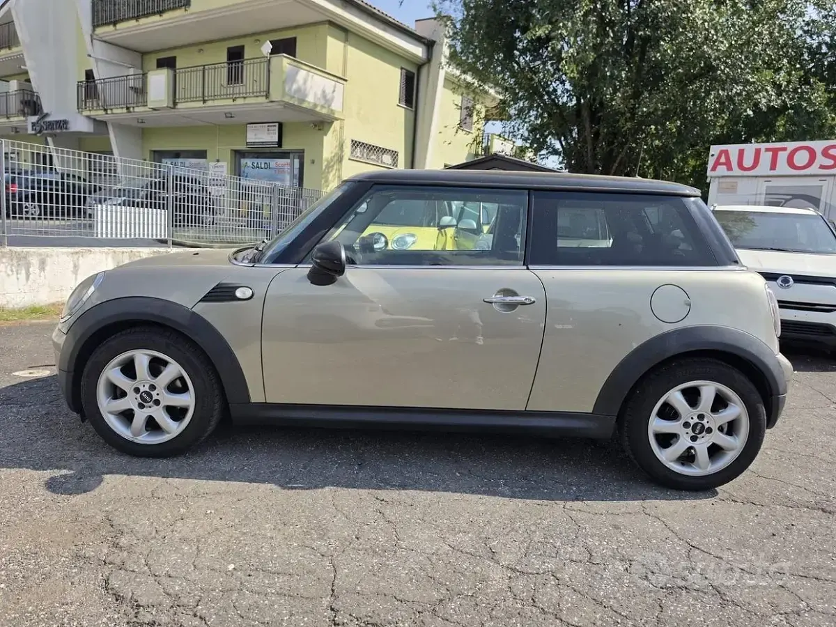 Usata Mini ONE 75 CV (55 kW) 2009 Marrone Utilitaria