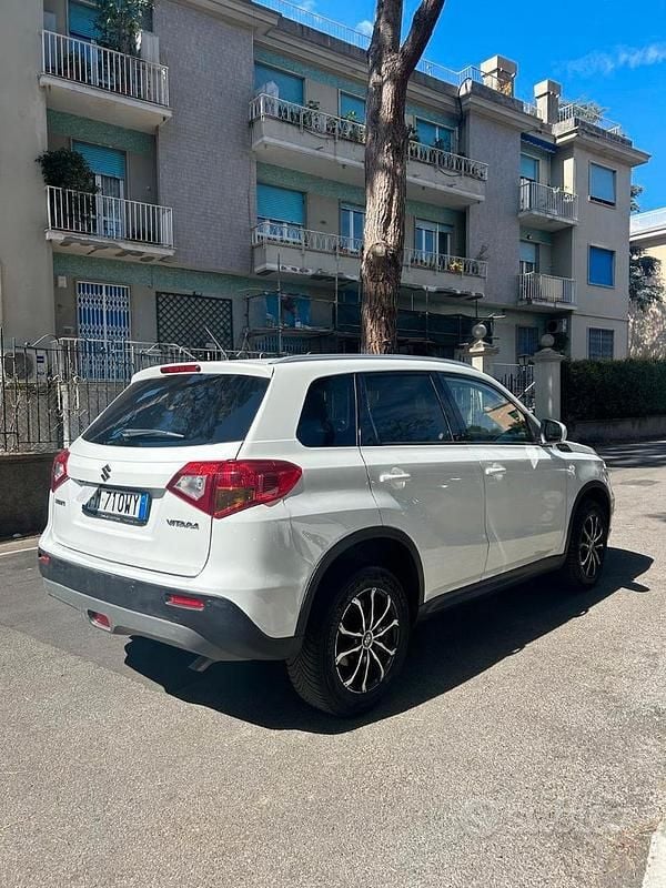 Usata Suzuki Vitara 120 CV (88 kW) 2018 Bianco SUV