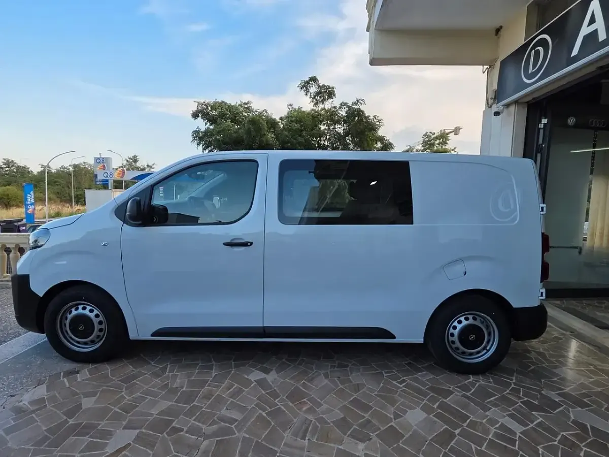 Nuova Opel Vivaro-e Combi S 119 CV (87 kW) 2026 Bianco Monovolume