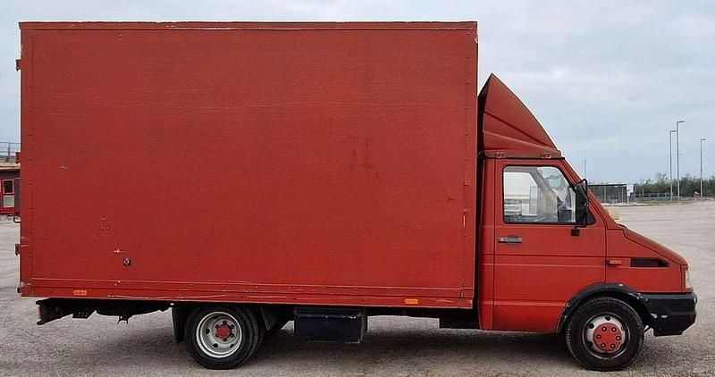 Usata Iveco Daily 103 CV (75 kW) 1996 Furgone