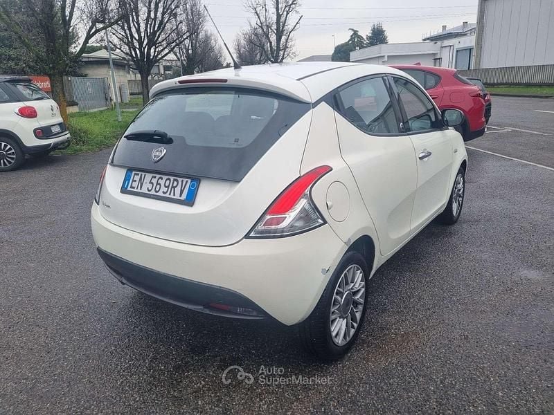 Usata Lancia Ypsilon Silver 69 CV (50 kW) 2012 Beige Utilitaria
