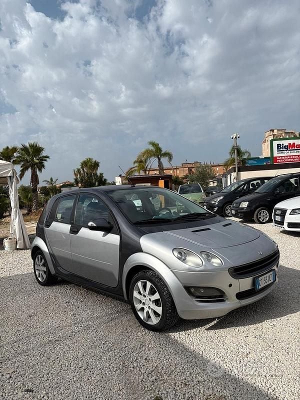 Usata Smart ForFour Passion 95 CV (69 kW) 2005 Grigio Utilitaria