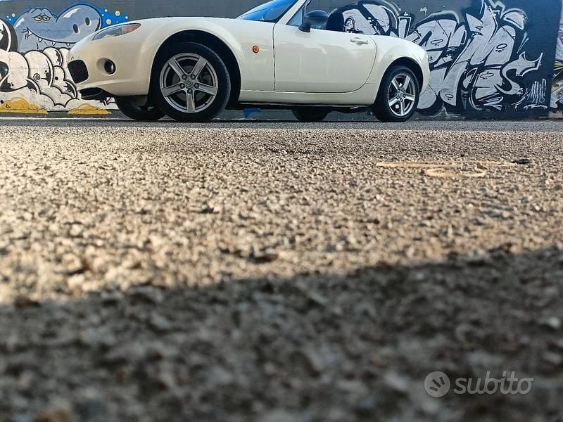 Usata Mazda MX5 126 CV (92 kW) 2006 Bianco Cabrio