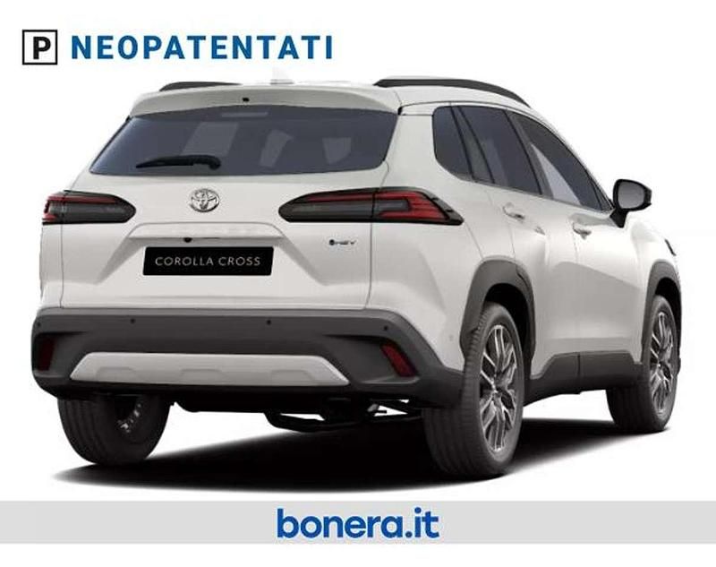 Nuova Toyota Corolla Cross Premium 179 CV (131 kW) 2026 Platinum pearl white SUV