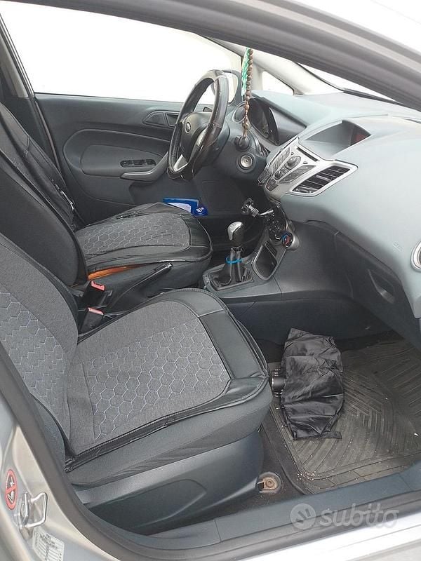 Usata Ford Fiesta 70 CV (51 kW) 2011 Utilitaria