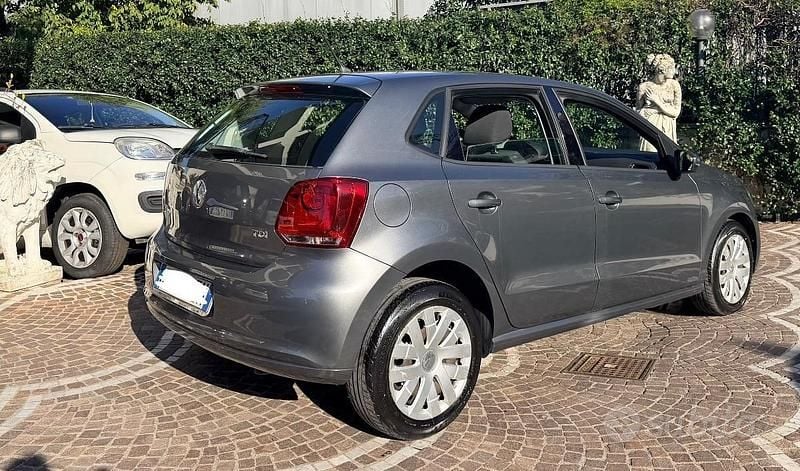 Usata VW Polo Comfortline 70 CV (51 kW) 2012 Grigio Utilitaria