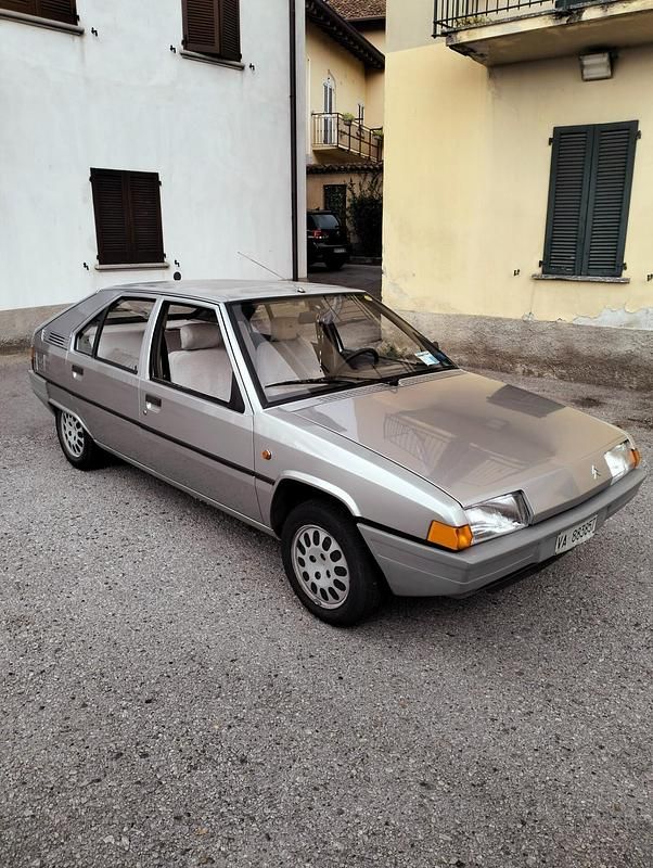 Usata Citroën BX 70 CV (51 kW) 1986 Grigio Berlina