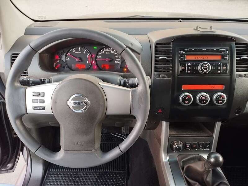 Usata Nissan Navara 190 CV (139 kW) 2011 Bronzo Pick-up