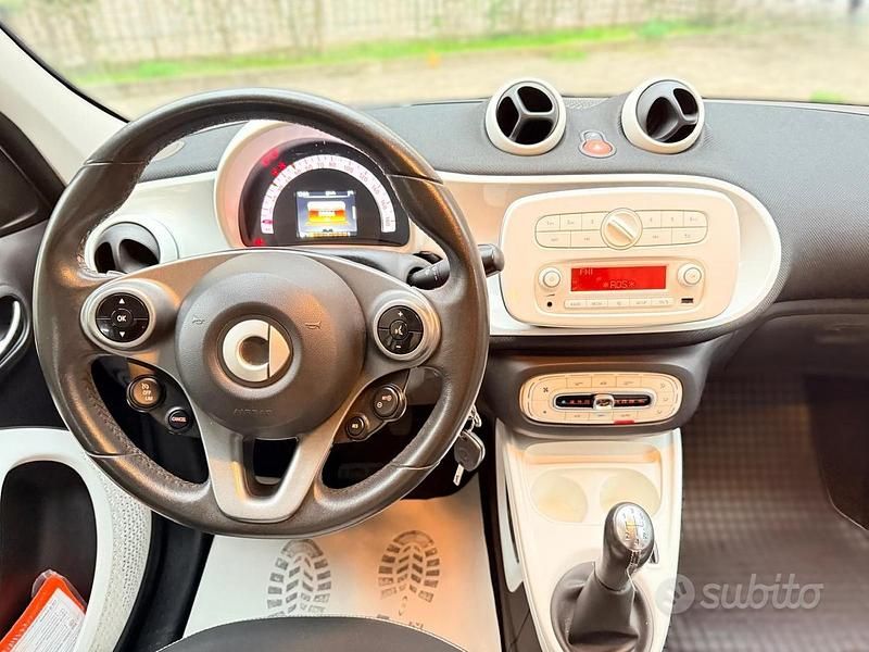 Usata Smart ForFour Passion 70 CV (51 kW) 2016 Bianco Utilitaria