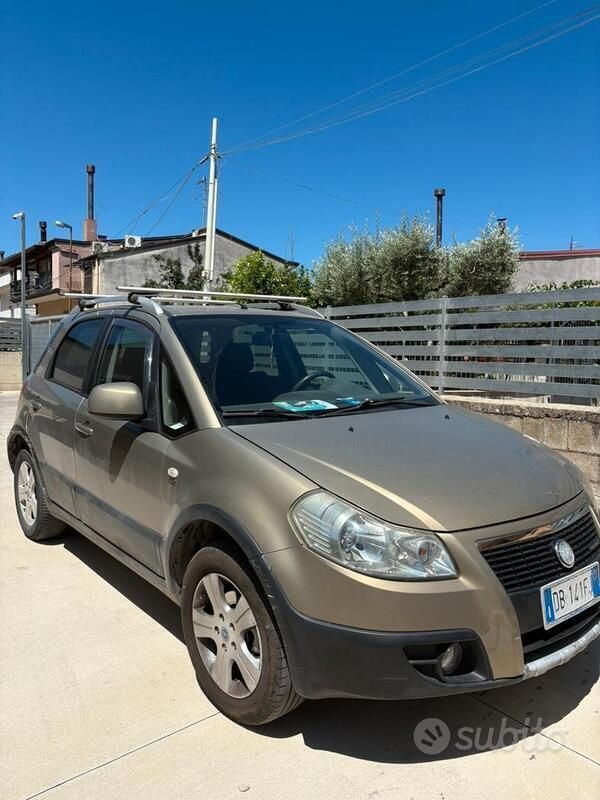 Usata 2006 Fiat Sedici SUV | 1900 € (Ottimo prezzo) - Immagine 1/4