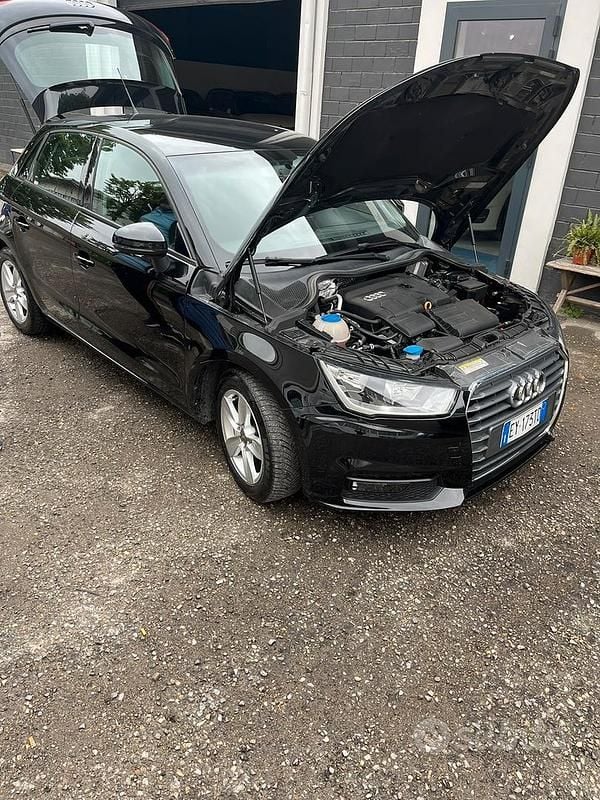 Usata Audi A1 Sportback Ambiente 90 CV (66 kW) 2015 Nero Utilitaria