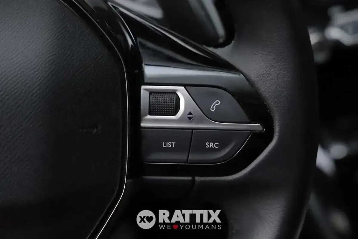 Usata Peugeot 2008 Allure 130 CV (95 kW) 2025 Grigio SUV