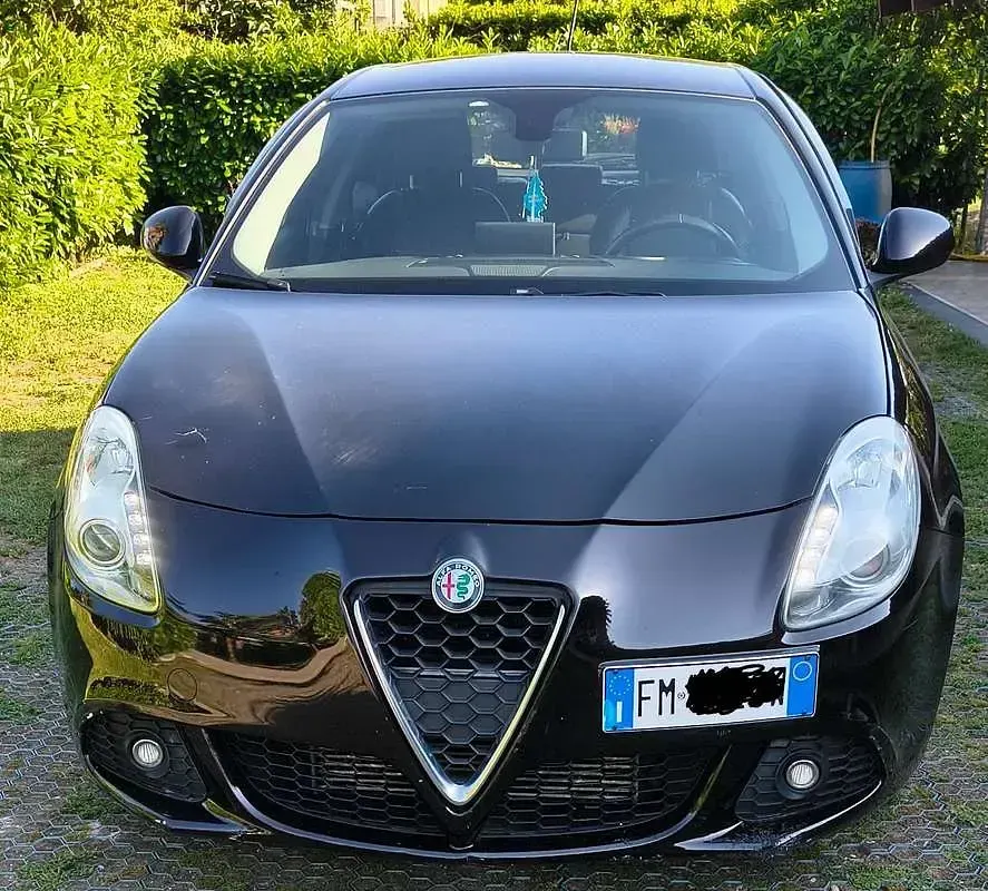 Usata Alfa Romeo Giulietta Distinctive 105 CV (77 kW) 2013 Nero Utilitaria