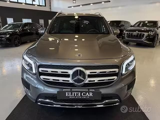 Usata Mercedes GLB200 163 CV (119 kW) 2021 Grigio SUV