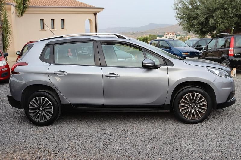 Usata Peugeot 2008 Access 82 CV (60 kW) 2017 Grigio SUV