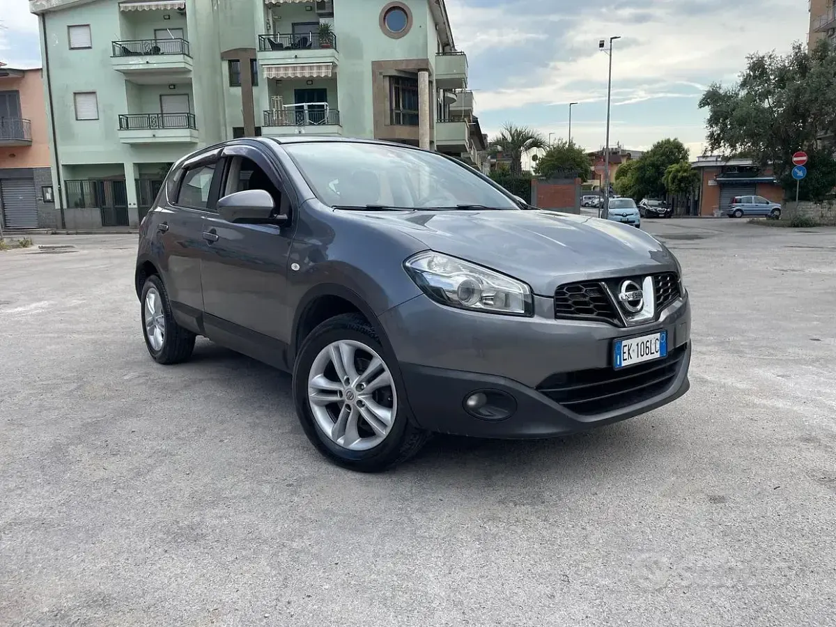 Usata Nissan Qashqai 116 CV (85 kW) 2011 Grigio SUV