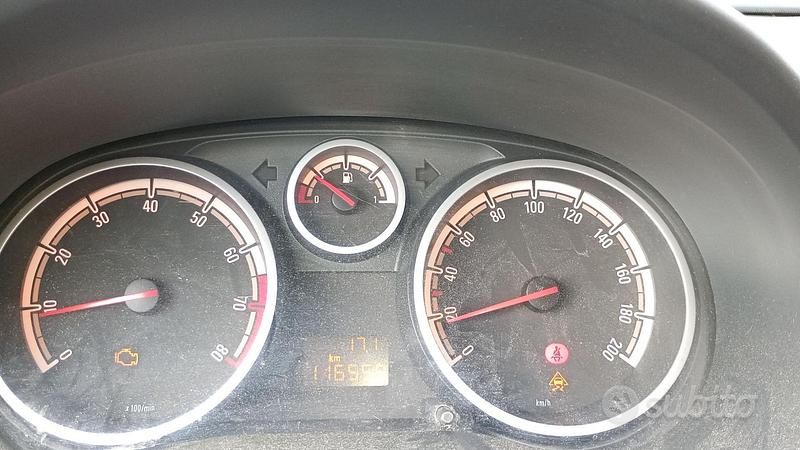 Usata Opel Corsa 2006 Berlina