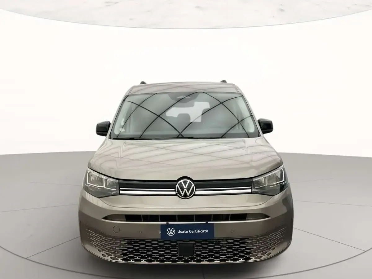 Nuova VW Caddy Life 122 CV (89 kW) 2026 Beige mojave metallizzato Monovolume