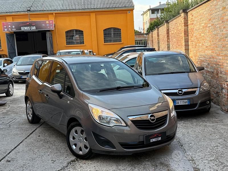 Usata Opel Meriva 95 CV (69 kW) 2011 Marrone Monovolume
