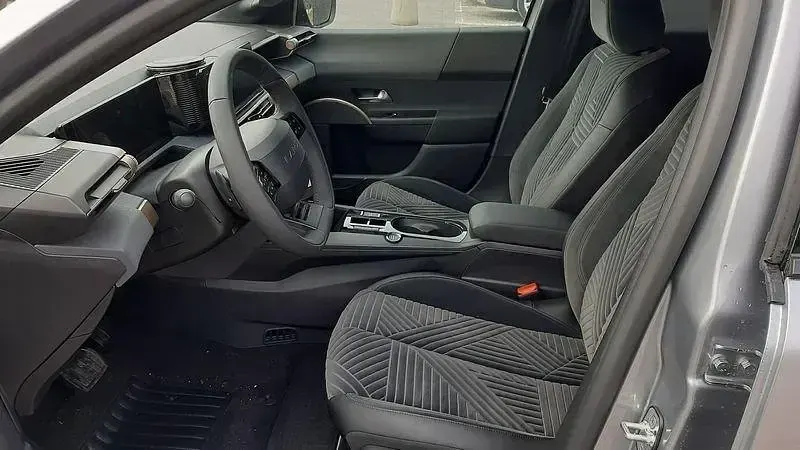 Nuova Lancia Ypsilon 101 CV (74 kW) 2026 Grigio Utilitaria