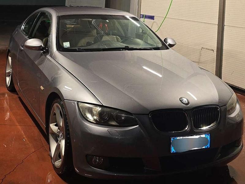 Grigio Usata 2006 BMW 325 Coupé | 10.000 € (Buon prezzo) - Immagine 1/4