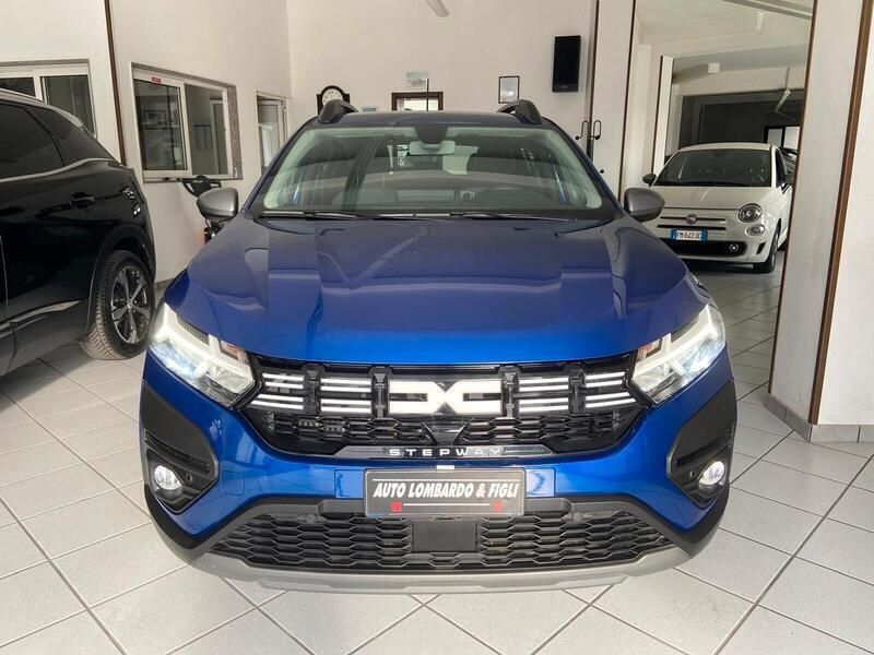 Blu Usata 2023 Dacia Sandero Expression Due volumi | 17.500 € (Molto cara) - Immagine 1/4