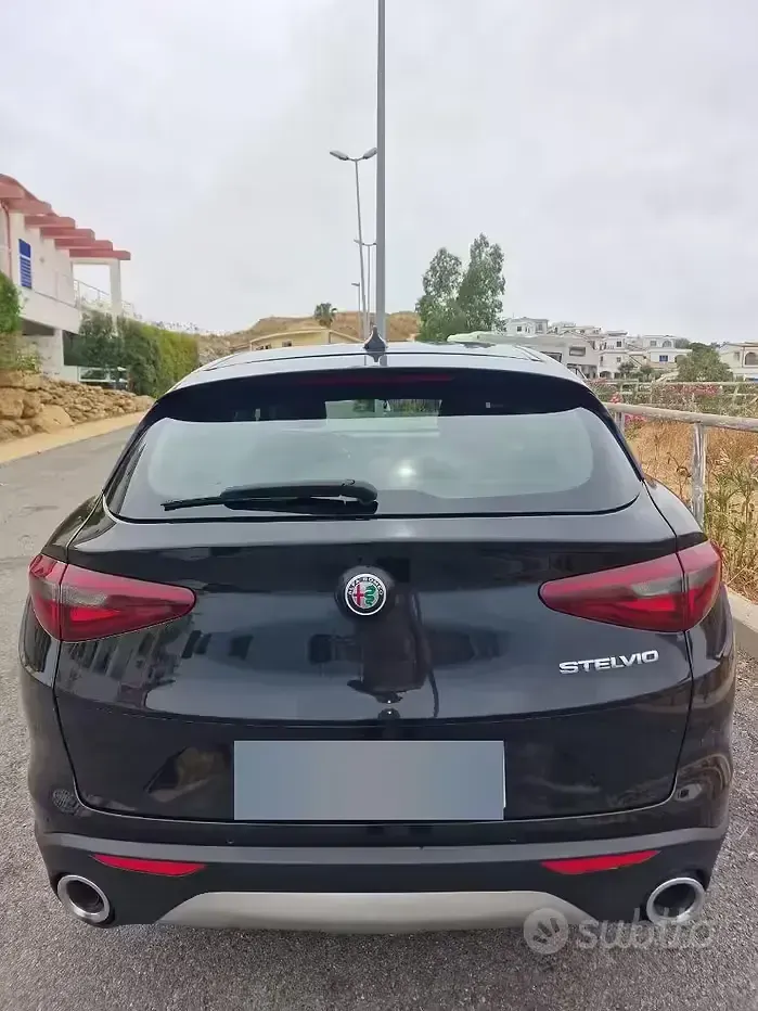 Usata Alfa Romeo Stelvio Executive 190 CV (139 kW) 2020 Nero SUV