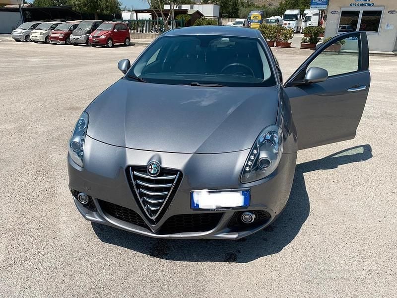 Usata Alfa Romeo Giulietta 105 CV (77 kW) 2015 Grigio Utilitaria