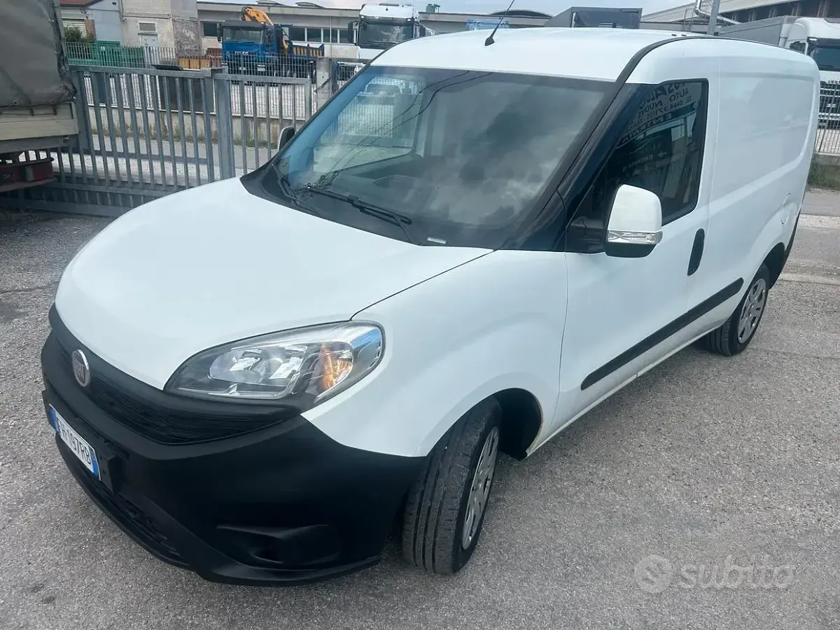 Usata Fiat Doblò 95 CV (69 kW) 2017 Bianco Monovolume