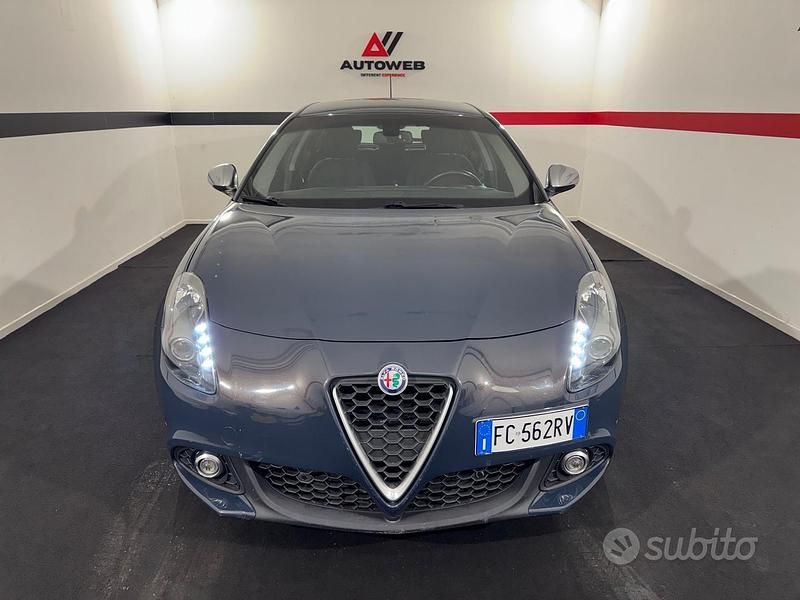 Usata Alfa Romeo Giulietta Super 120 CV (88 kW) 2016 Blu/azzurro Utilitaria