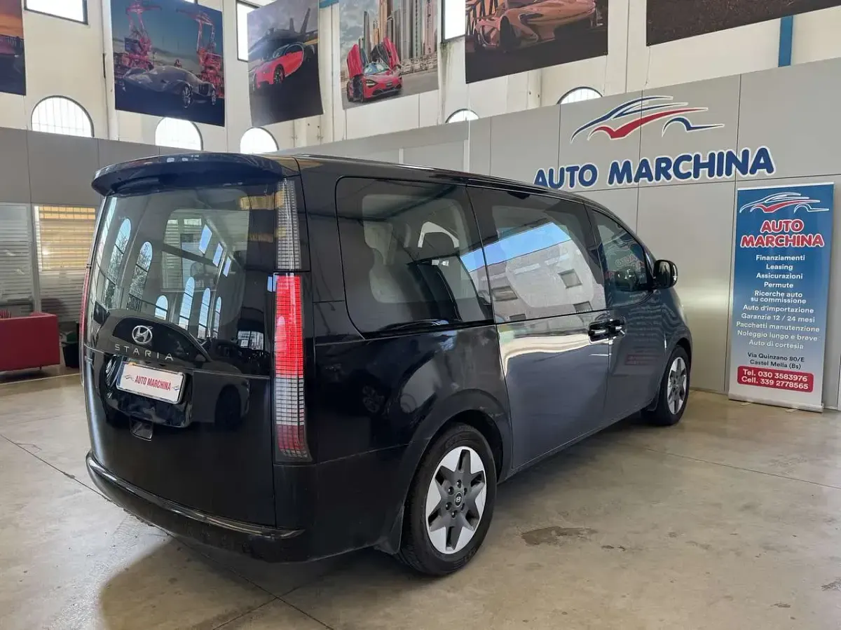 Usata Hyundai Staria 177 CV (130 kW) 2024 Nero Monovolume