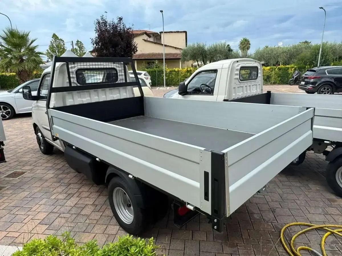 Usata Piaggio Porter 106 CV (77 kW) 2024 Bianco