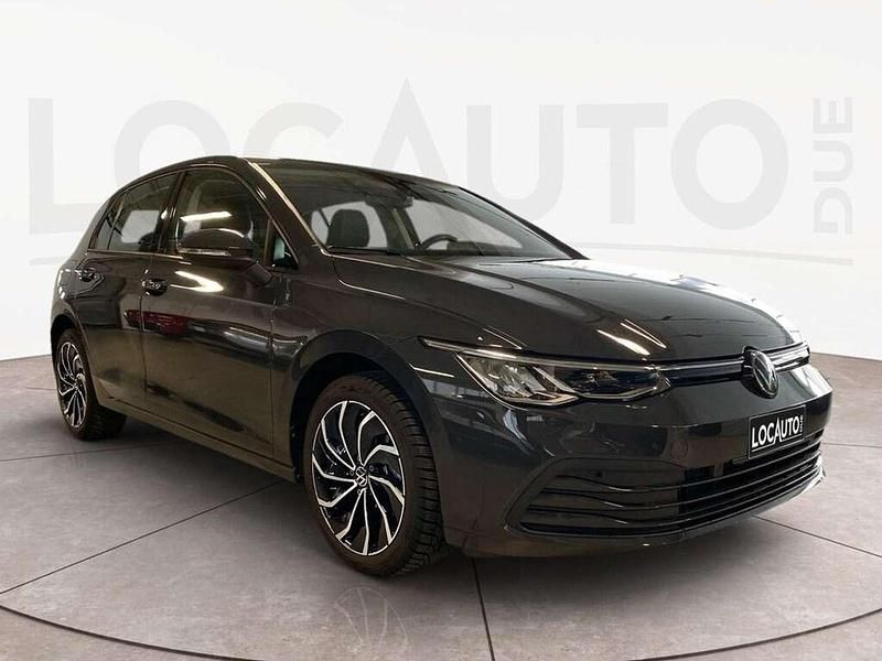Usata VW Golf VIII Life 110 CV (80 kW) 2024 Grigio Berlina