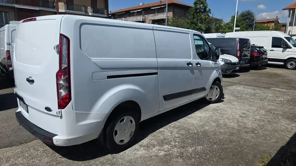 Usata Ford Transit Custom Trend 131 CV (96 kW) 2021 Bianco / pastello Berlina