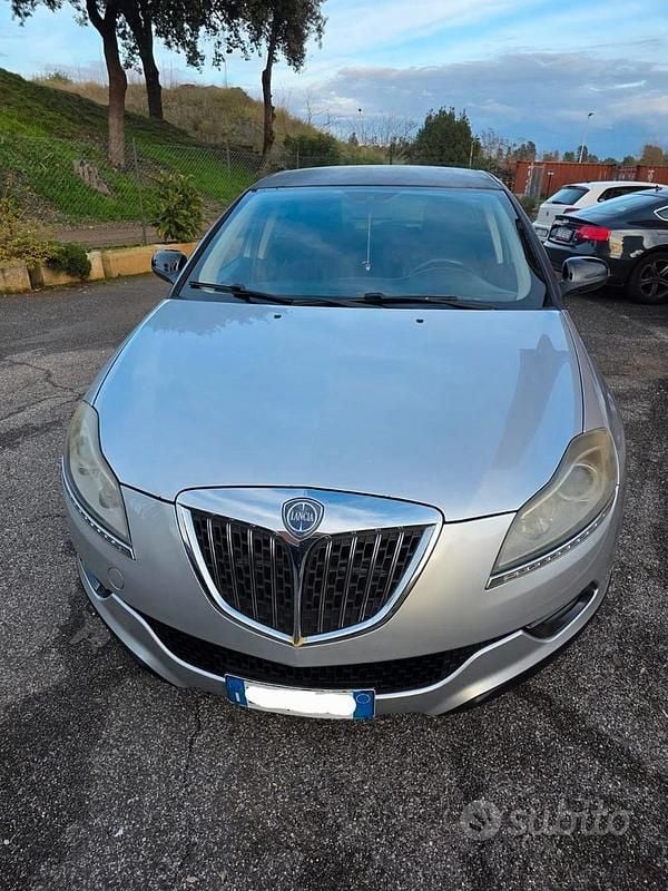Usata Lancia Delta Platinum 120 CV (88 kW) 2011 Grigio Utilitaria