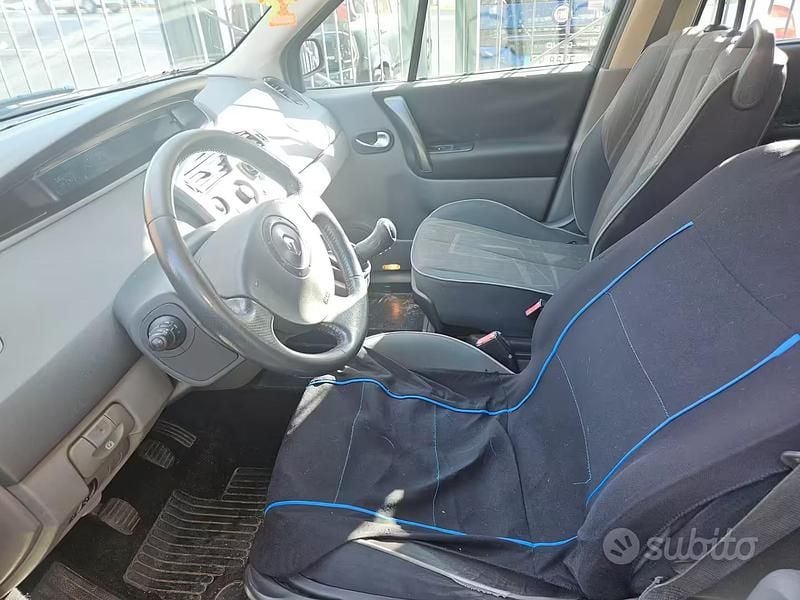 Usata Renault Scénic II Authentique 111 CV (81 kW) 2004 Grigio Monovolume