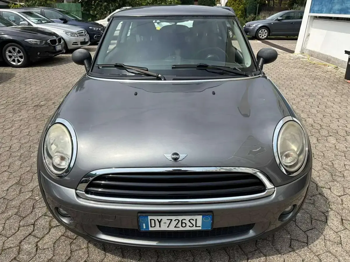 Usata Mini Cooper 75 CV (55 kW) 2009 Grigio Utilitaria