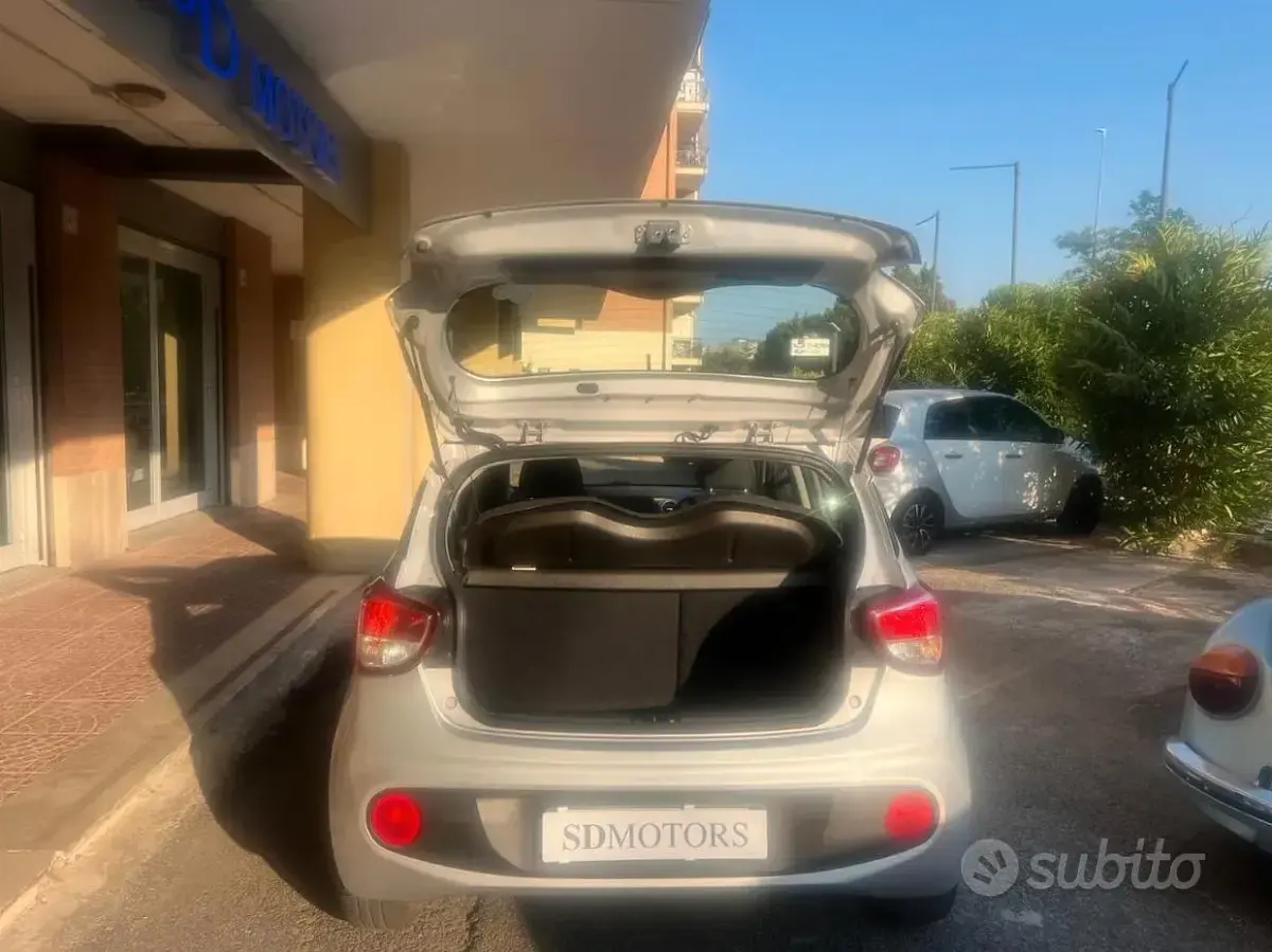 Usata Hyundai i10 Comfort 67 CV (49 kW) 2017 Grigio Utilitaria