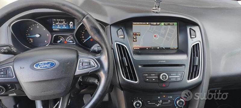 Usata Ford Focus 95 CV (69 kW) 2015 Grigio Berlina