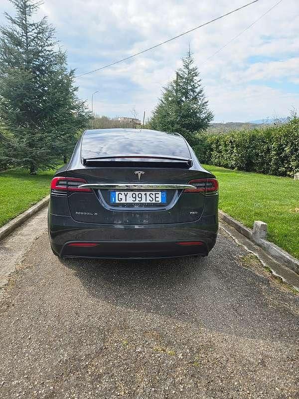 Usata Tesla Model X 244 kW (333 CV) 2016 Grigio SUV