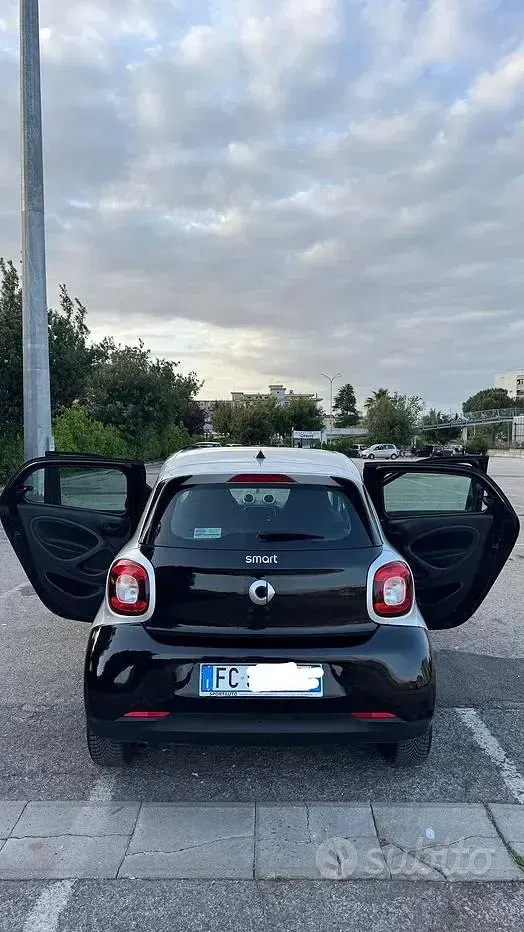 Usata Smart ForFour 61 CV (44 kW) 2016 Nero Utilitaria
