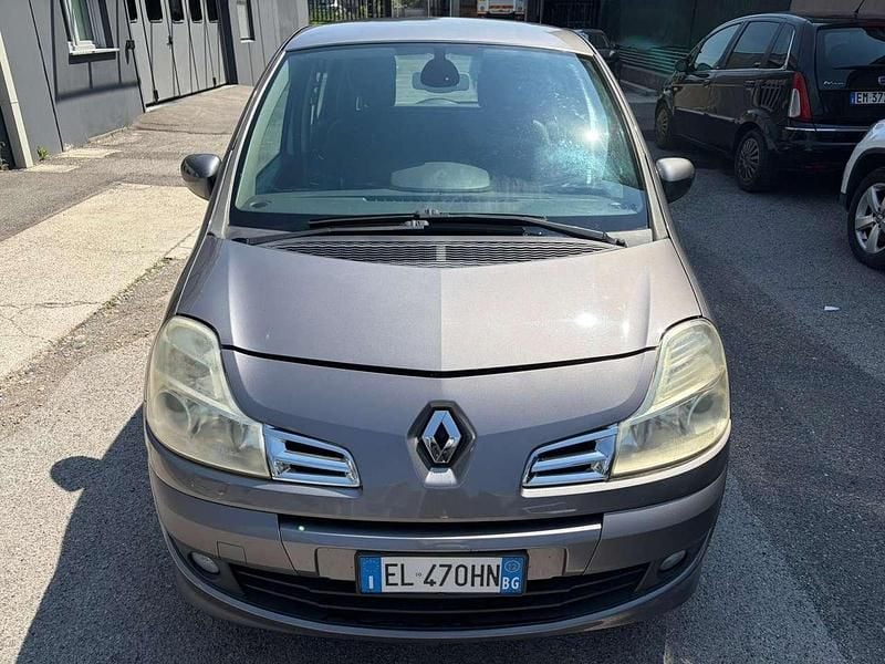 Käytetty Renault Modus 75 HP (55 kW) 2012 Harmaa Tila-auto