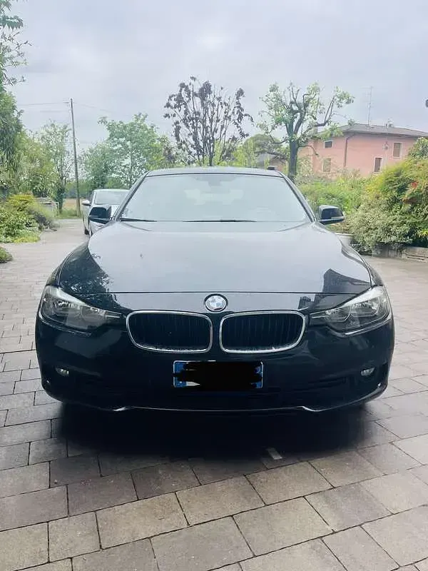 Usata BMW 318 150 CV (110 kW) 2016 Nero Station wagon