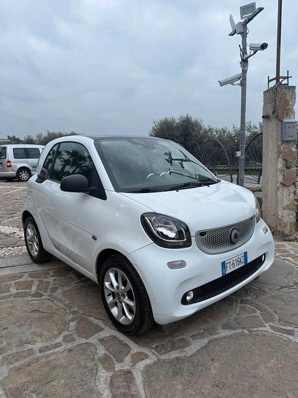 Usata Smart ForFour Prime 89 CV (65 kW) 2017 Bianco Utilitaria