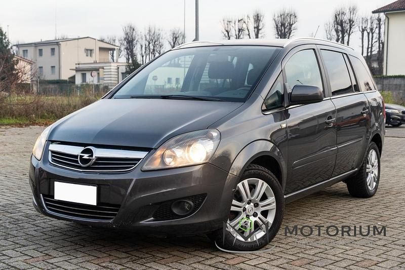 Usata Opel Zafira 149 CV (109 kW) 2012 Giallo Monovolume
