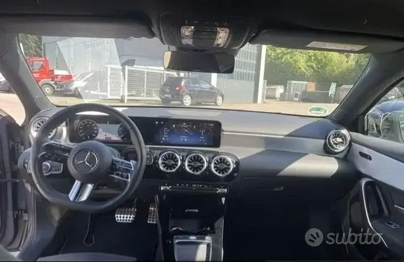 Usata Mercedes A180 AMG 136 CV (100 kW) 2024 Grigio Berlina