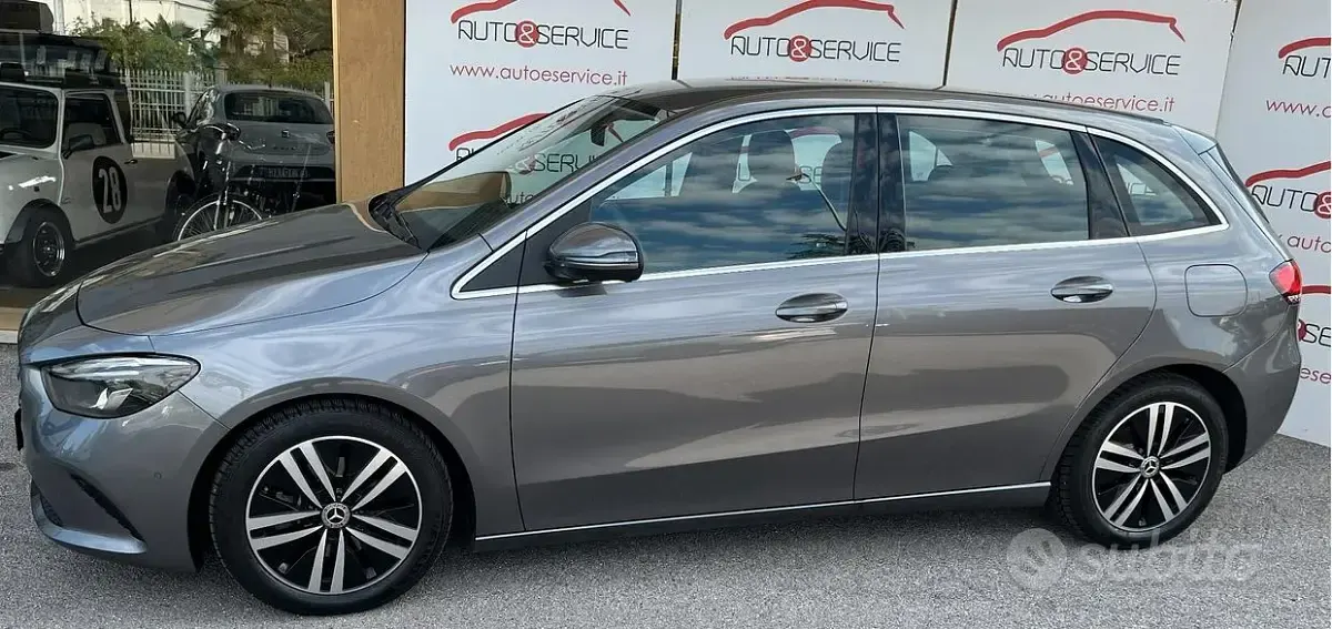 Usata Mercedes B200 150 CV (110 kW) 2022 Grigio Utilitaria