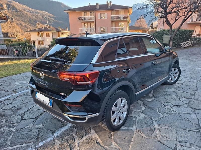 Usata VW T-Roc Advance 150 CV (110 kW) 2018 Nero SUV