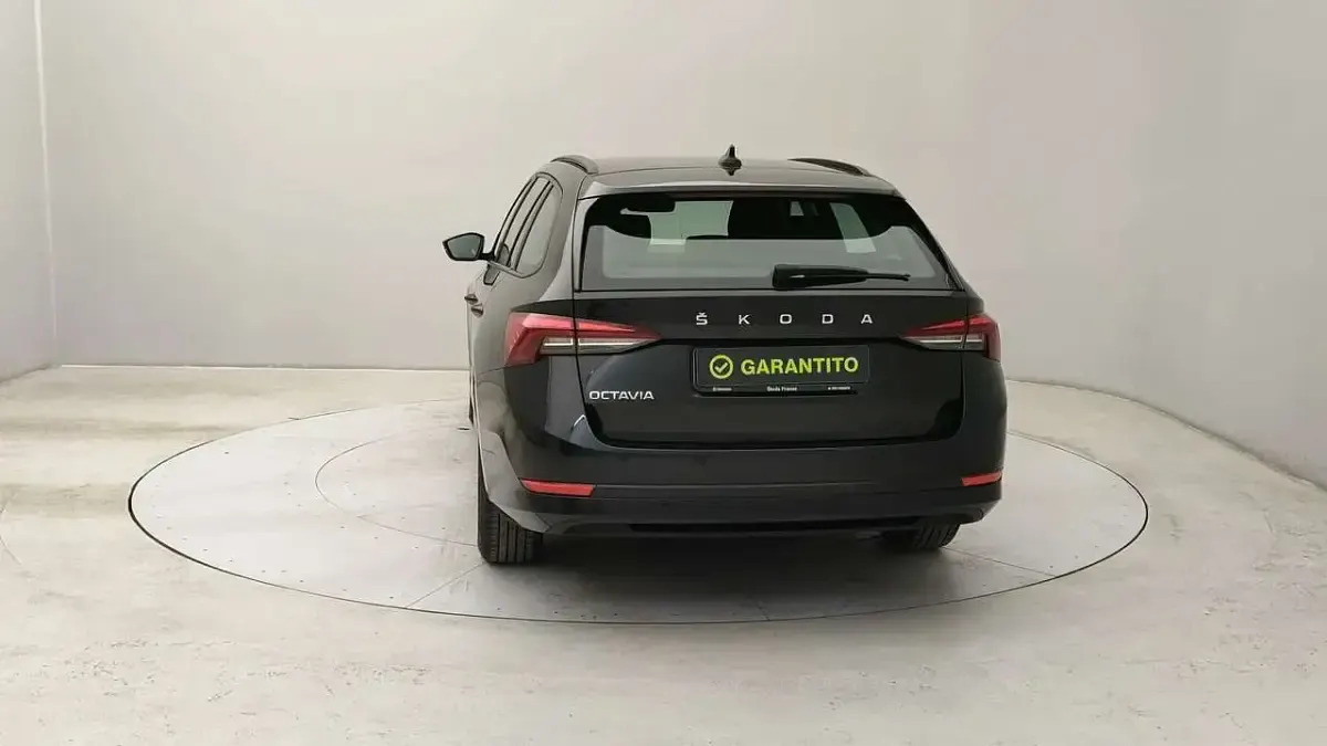 Usata Skoda Octavia Executive 150 CV (110 kW) 2021 Nero Station wagon