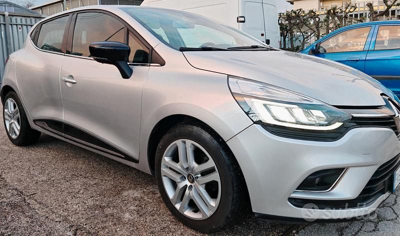 Usata Renault Clio IV Zen 90 CV (66 kW) 2019 Grigio Berlina